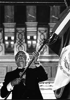 José López Portillo celebra el Día de la Independencia en 1980.