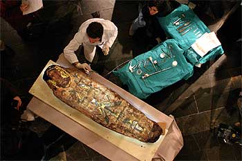 Autopsia a una momia