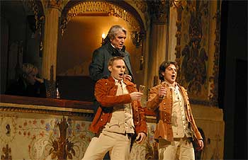 Un momento de la representación de  Così fan tutte  en Ferrara.