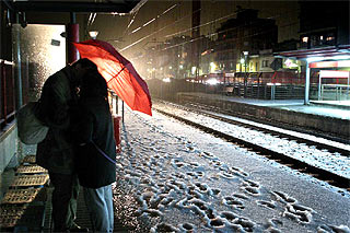 Nevada caída anoche en la estación ferroviaria de Vilassar de Mar, en el Maresme.