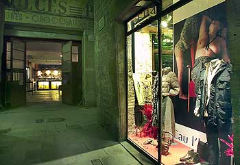 Entrada al Café de la Princesa, en la calle Flassaders de Barcelona.