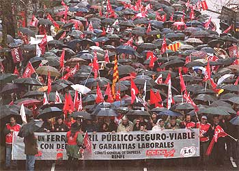 Manifestación de empleados de Renfe, ayer, en el centro de Madrid.