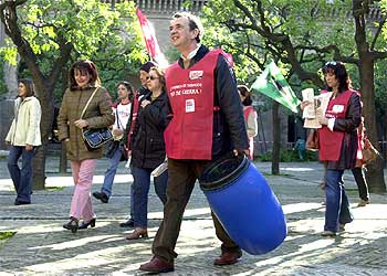 Encierro de trabajadores de Altadis en la catedral sevillana