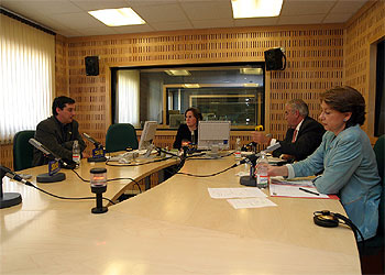 VILLALOBOS FALTA A UN DEBATE.