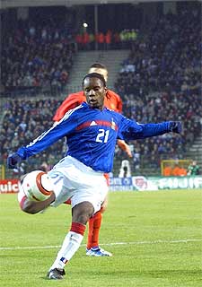 Luyindula, con la selección francesa.