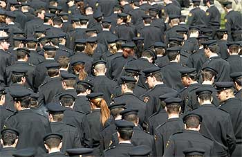 644 NUEVOS POLICÍAS PATRULLAN LAS CALLES DE MADRID.