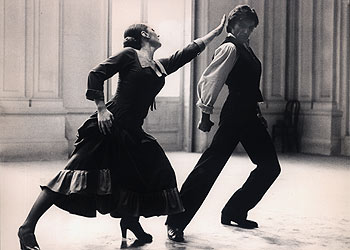 Cristina Hoyos y Antonio Gades, en  Bodas de sangre,  de Carlos Saura.