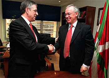 AZKARRAGA SE REÚNE CON PIÑEIRO.