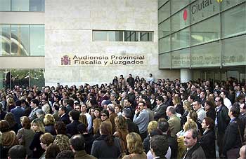 El mundo de la justicia rechaza la masacre terrorista