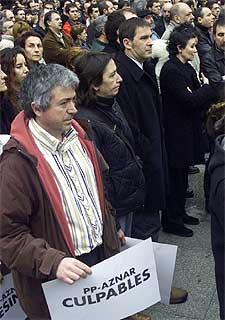 Otegi: "Aznar miente como con Irak"