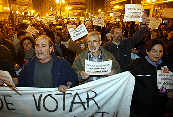 "VOLEM LA VERITAT ABANS DE VOTAR".