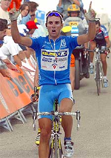 Alejandro Valverde, ganando en La Pandera una etapa de la Vuelta.