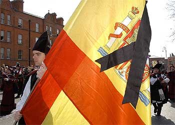 LUTO EN LAS CALLES DE DUBLÍN