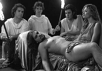 Fotograma de  Apocalipsis 13,   de Oskar Aizpeolea.