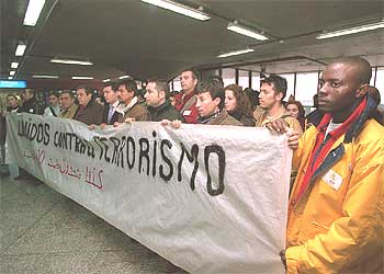 Manifestación de los inmigrantes contra el terrorismo en la estación de Atocha.rnrn BERNARDO PÉREZ