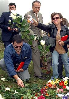 Familiares de los militares del Yak-42, el 15 de octubre en Turquía.