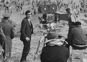 Stanley Kubrick, fotografiado durante el rodaje de  Espartaco  (1960).