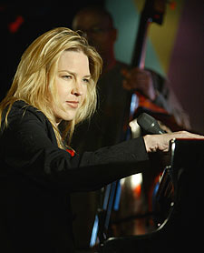Diana Krall, durante su actuación anoche en Calle 54.