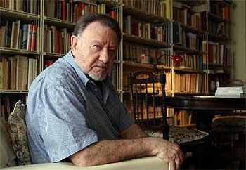 Medardo Fraile, en su casa de Madrid, obtuvo el Premio de la Crítica en 1965 por 'Cuentos de verdad'.