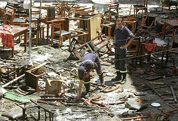La Casa de España en Casablanca (Marruecos) fue el pasado mes de mayo uno de los objetivos de 13  kamikazes  que provocaron 45 muertos.rnrnInforme policial de Europol sobre España fechado en junio de 2002.