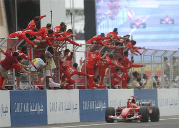 Michael Schumacher, intratable también en Bahrein