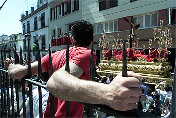 El buen tiempo y la afluencia de turistas marcan el ecuador de la Semana Santa