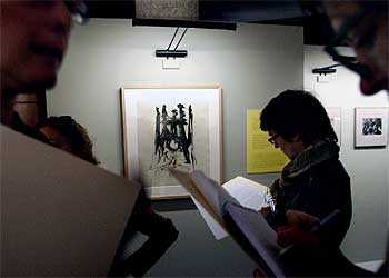 Litografía titulada  Dalí a Gaudí ,  fechada en 1972, expuesta en La Pedrera de Barcelona. 