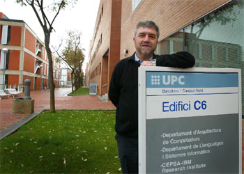 Mateo Valero, en la Universidad Politécnica de Cataluña.