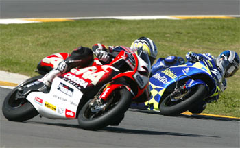 Pedrosa y Rossi arrancan en lo más alto del podio