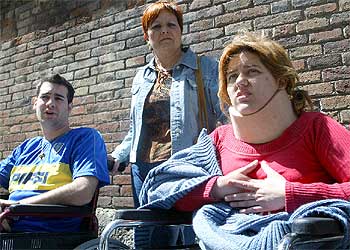 Algunos de los afectados por el derrumbamiento.