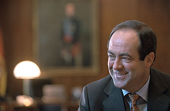 José Bono, en su despacho del Ministerio de Defensa.