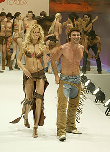 Un momento del desfile de moda en Gran Canaria.