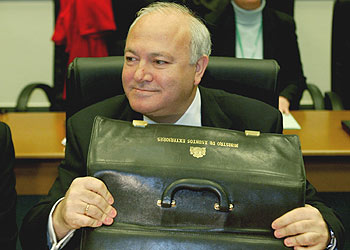 El ministro de Asuntos Exteriores español, Miguel Ángel Moratinos, en Luxemburgo.rnrn  REUTERS