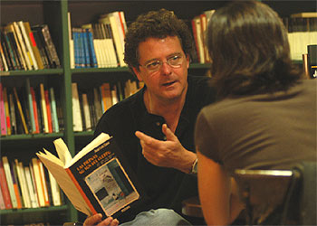 Juan Luis Cano relata la vida de barrio