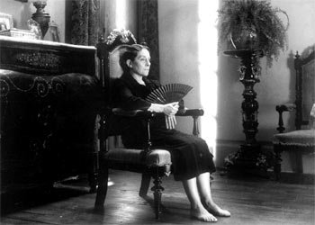 Irene Gutiérrez Caba, en  La casa de Bernarda Alba , de Mario Camus.