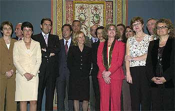 La ministra de Sanidad y Consumo, Elena Salgado, en el centro, con los consejeros autonómicos de Sanidad.