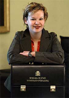 Leire Pajín, en el Ministerio de Asuntos Exteriores y Cooperación. rnrn LUIS MAGÁN