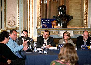 De izquierda a derecha, Rodrigo Rey Rosa, Carlos Cortés, Roberto Castillo, Erick Aguirre, María Asunción Ansorena y Eduardo Becerra, en Madrid.