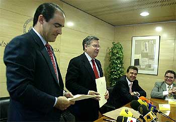 AIR NOSTRUM FINANCIA UNA CÁTEDRA.