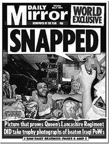 Portada del  Daily Mirror  con una imagen de malos tratos a un detenido.