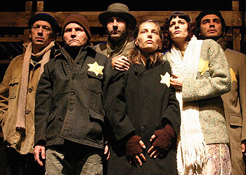 Un momento del ensayo de  Gurs. Una tragedia europea,  de Jorge Semprún, en el teatro Central de Sevilla.