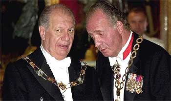 Ricardo Lagos, presidente de Chile, junto al rey Juan Carlos.