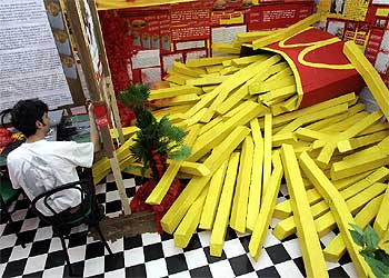 Aspecto de la instalación  Stand-in,  de Thomas Hirschhorn, que puede verse en la exposición.