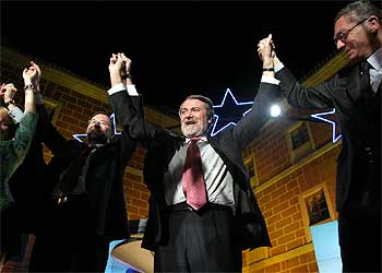 Mayor, contra la "palabrería" del PSOE