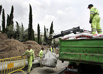 EL BOSQUE DE LOS AUSENTES SE TRASLADA AL RETIRO.