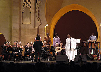 Youssou N'Dour y la Orquesta de El Cairo, en Fez.