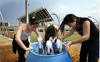 Un juego y una forma de refrescarse en el Fórum