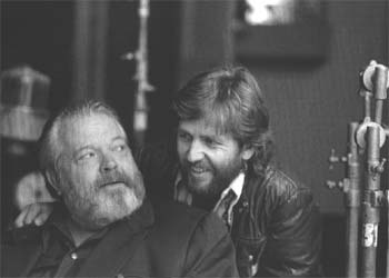 Orson Welles y Gary Graver en un  set  de rodaje.