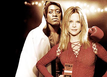 Omar Epps y Meg Ryan, en  Contra las cuerdas .