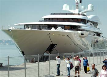 EL LUJAZO DE ABRAMOVICH.